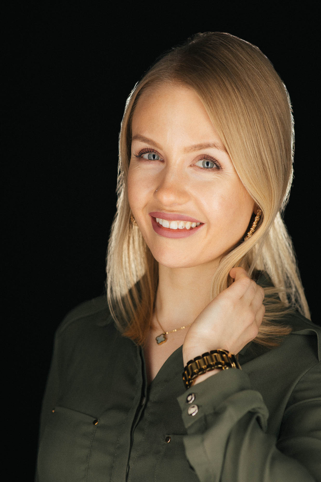 Export x3 Headshot  06548 Dez 01 2019 Bearbeitet Headshots 2019  Miro Nicole Nadine